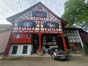 fertig saniertes Fachwerk in Flaach